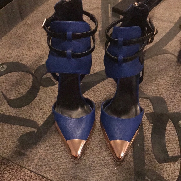 Privileged Shoes - A Stunner heel!